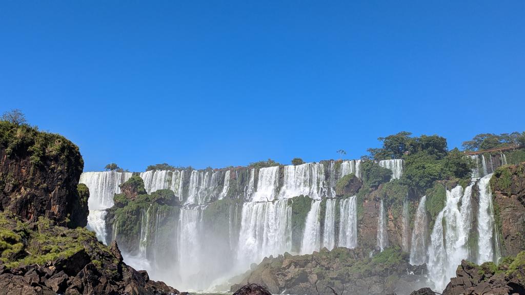 חלק שלישי ואחרון של הטיול בארנטינה, ביקור במנדוסה, בירת היין של ארנטינה, סלטה היפה, מפלי האיגוואסו העוצמתיים וסיום בריו דה ז'נירו
